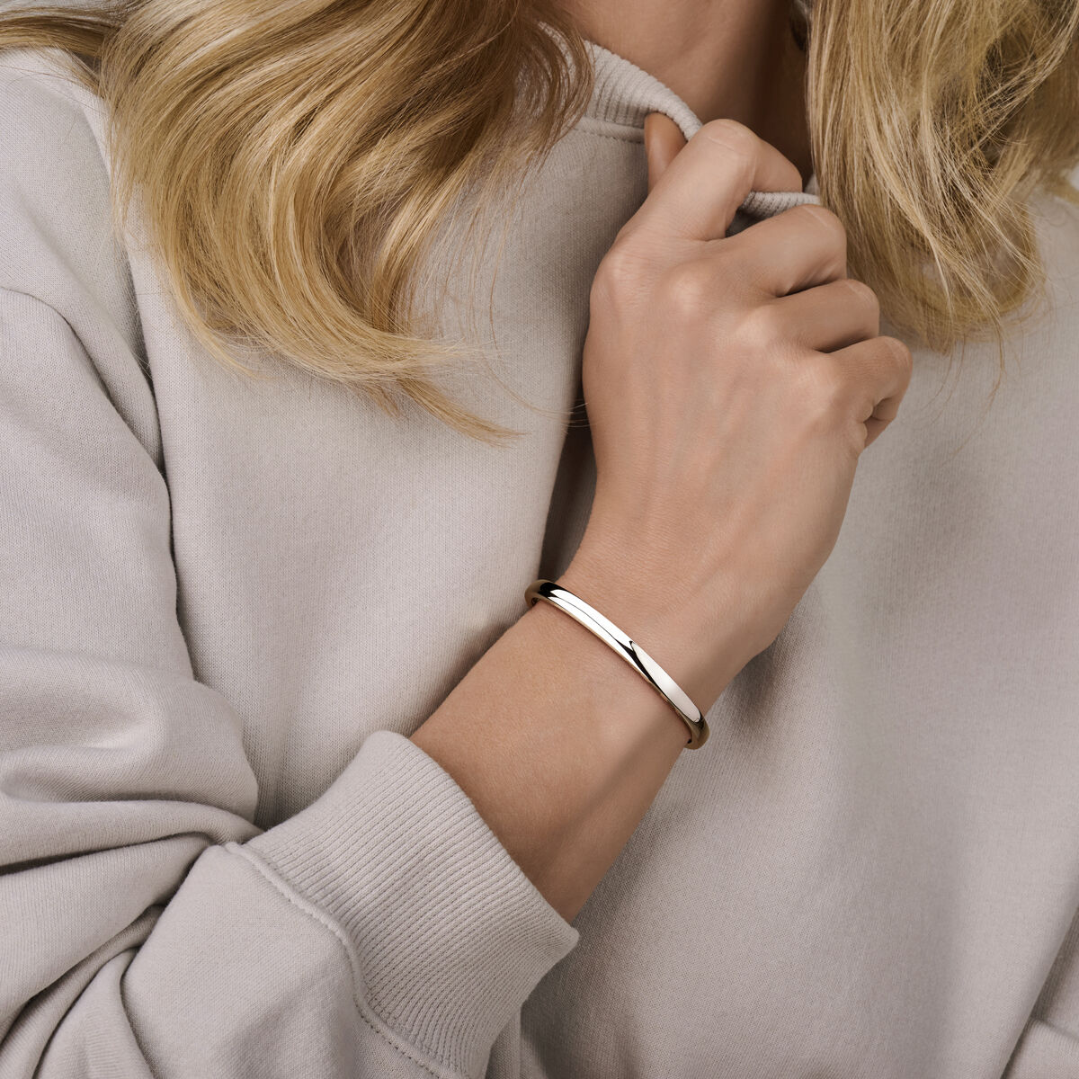 13.23915 KA Zilveren bangle bolle buis 60x5mm - Afbeelding 3